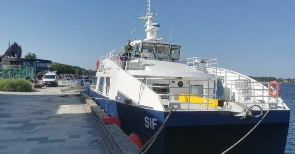Miljøskibet Sif har lagt til kaj ved Middelfart Havn. Foto: Miljøstyrelsen