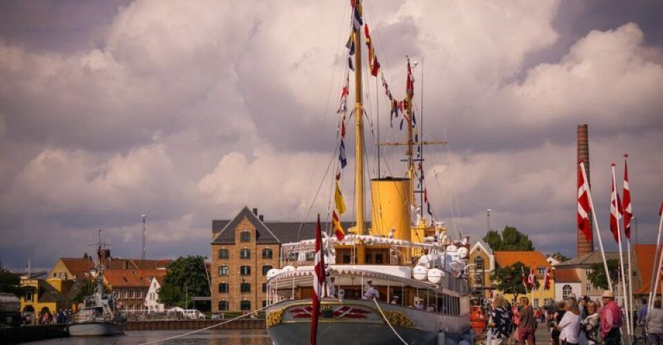 Sådan så det ud sidst, da Kongeskibet Dannebrog lå til kaj i Aabenraa Havn. Foto: Mari Gregert Jensen / Aabenraa Kommune