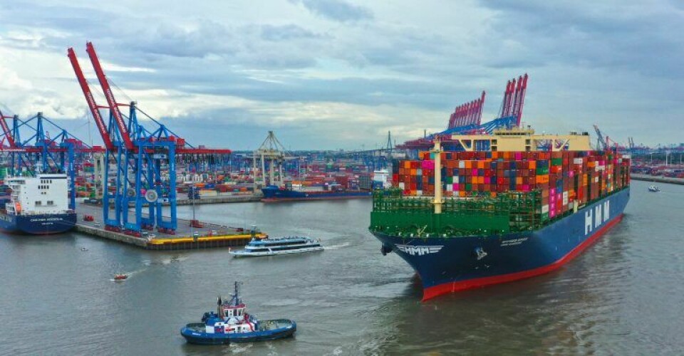 Sydkoreas største rederi HMM Hyundai Merchant Marine ankommer her direkte til Europas tredje største havneby Hamborg. Rederiet er som andre af de store oversøiske rederier kommet stærkt ud af tredje kvartal. Foto: HHM/Hasenpusch.