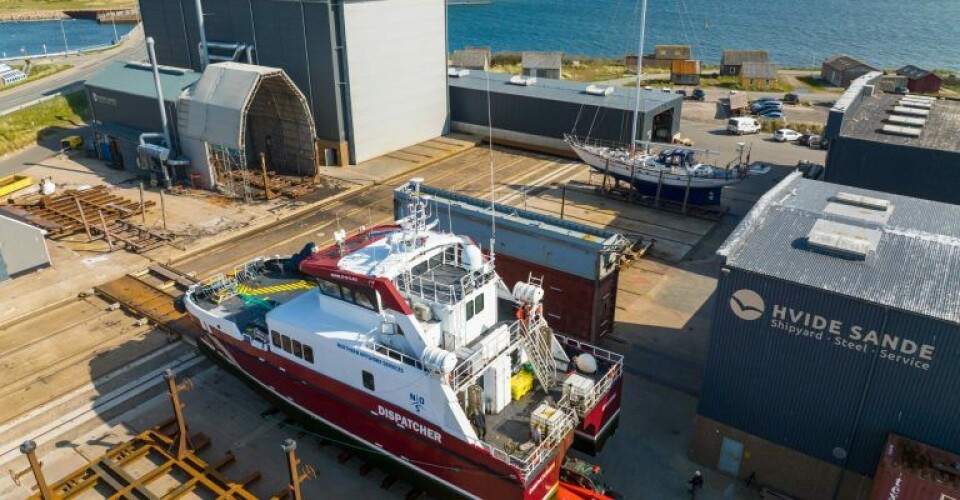 Dispatcher på besøg i Hvide Sande. Foto: Hvide Sande Shipyard / Facebook