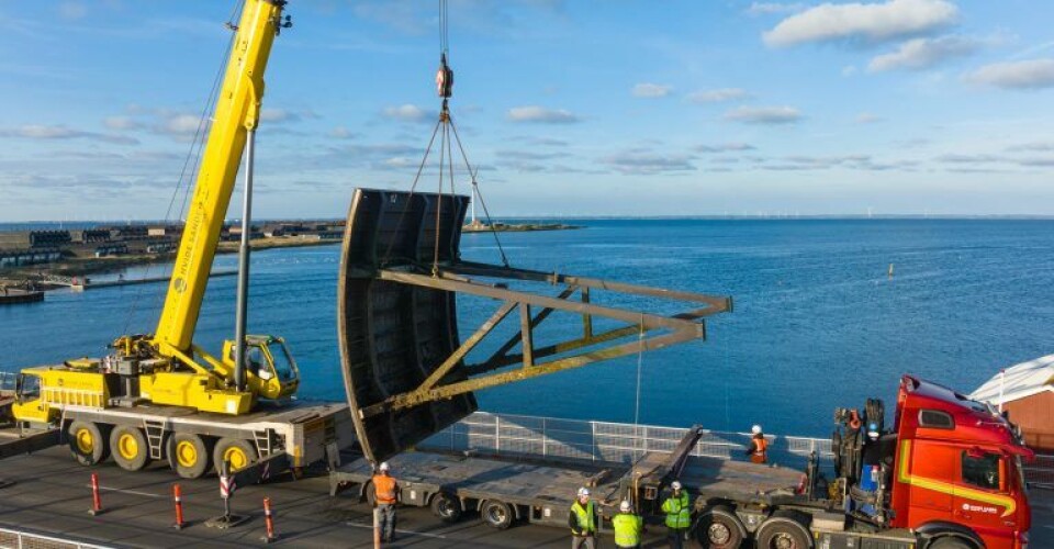 Se billederne: Her afmonterer Hvide Sande Shipyard 10 tons tunge sluseporte Foto: Hvide Sande Shipyard / Facebook