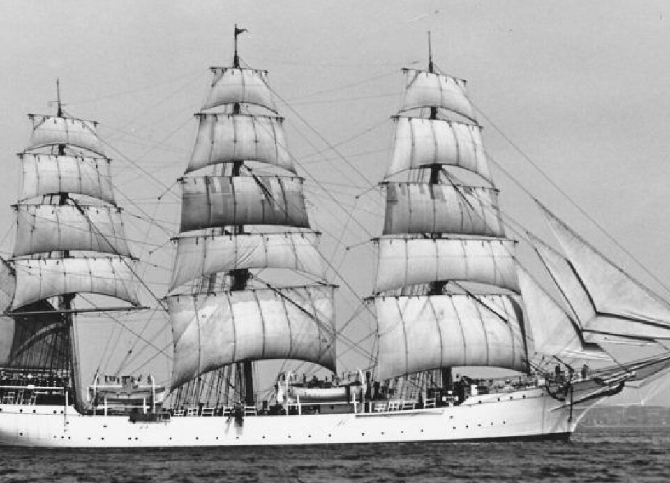 Skoleskibet DANMARK – 90 års søfartshistorie: 1920’erne – 1944