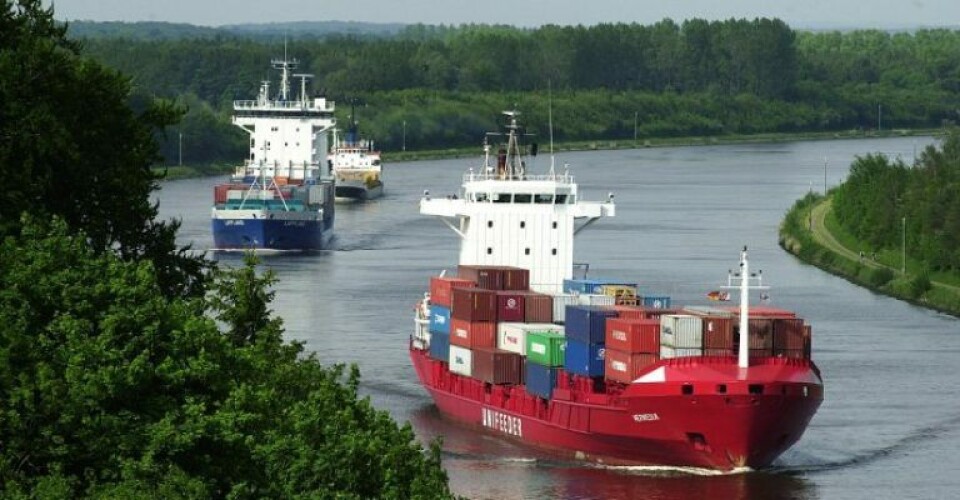 Endnu en kollision med en sluseport i Kielerkanalen vil skabe større ventetid. Skibene på billedet var ikke involveret i uheldet. Arkivfoto