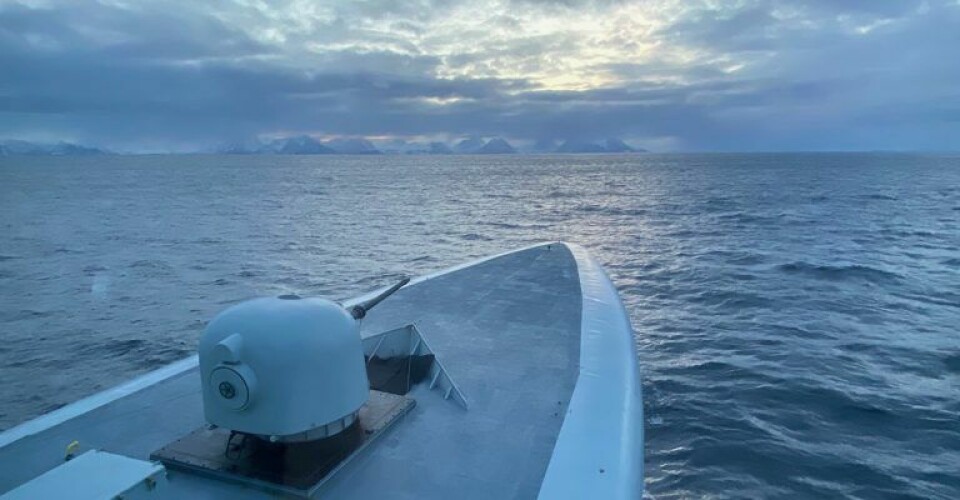 Inspektionskibet Hvidbjørnen ved Norge under øvelsen Flotex Silver. Foto: Forsvaret