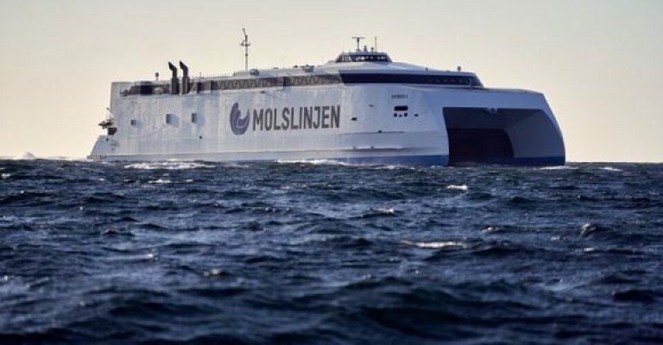 Express 4 og de andre hurtigfærger får en travl jul. Årets juletrafik komprimeres nemlig på ganske få rejsedage. Express 4 og de andre hurtigfærger får en travl jul. Årets juletrafik komprimeres nemlig på ganske få rejsedage. Foto: Molslinjen