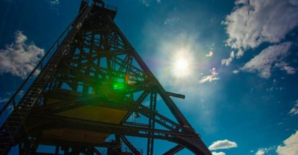 Oil majors get tough on vaccinations