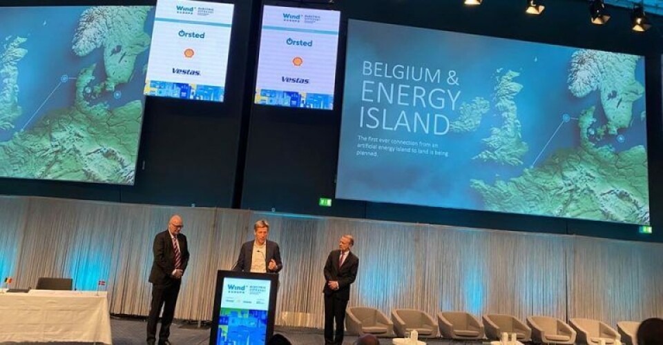 Aftaler mellem danske Energinet, belgiske Elia og tyske 50 Hertz rykker elforbindelser til de to danske energiøer nærmere. Aftaler underskrevet på Wind Europe-konference i København 23. november 2021. Foto: Energinet