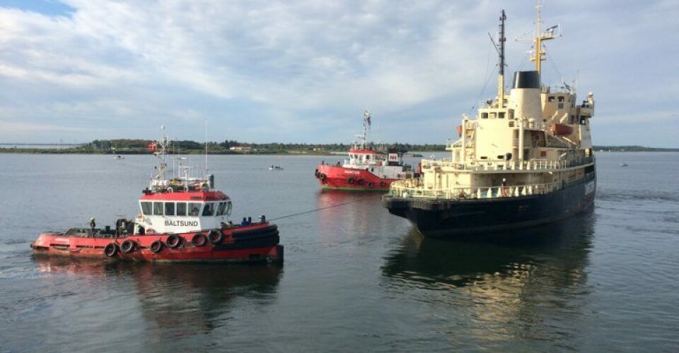 Danbjørn på slæb fra Hals. Foto: Danske Maritime