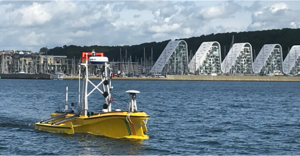 DanaDynamics’ drone er udviklet til sejlads i havne og kystnære områder. Dronen sejler autonomt og kan udstyres med forskelligt udstyr afhængig af den opgave, som skal løses. Foto: DanaDynamics