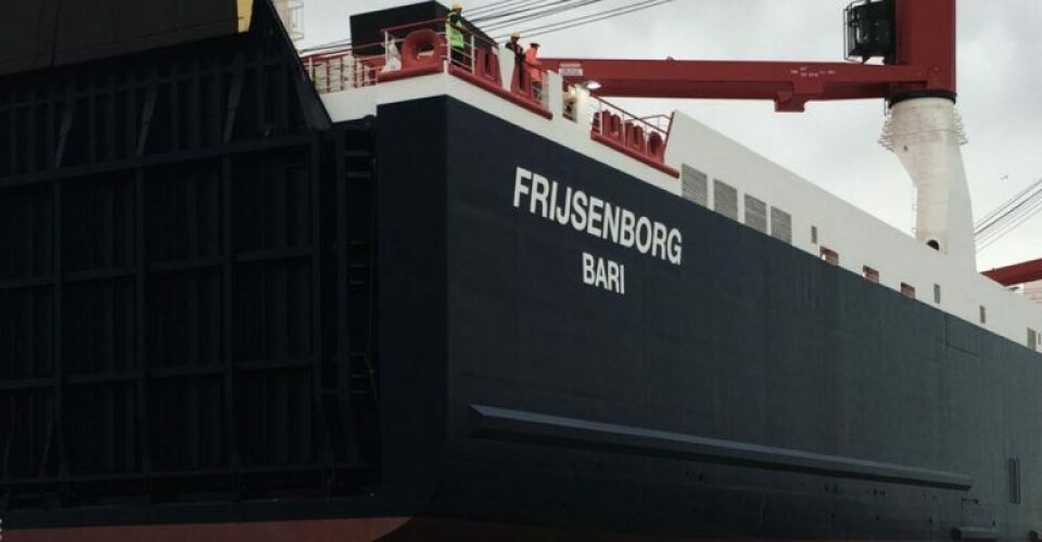 Se billederne: Fragtskib i Hirtshals måtte slæbes i havn Foto: Weco.