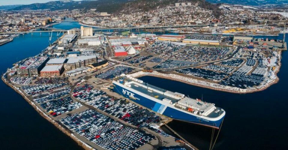 Bilkaos i Norges største havn. Foto: Drammen Havn