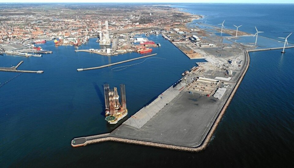 Den nordjyske havn er officielt blevet overdraget til Frederikshavn Kommune.