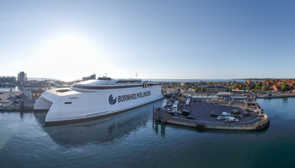 Express 5 i havnen i Rønne.