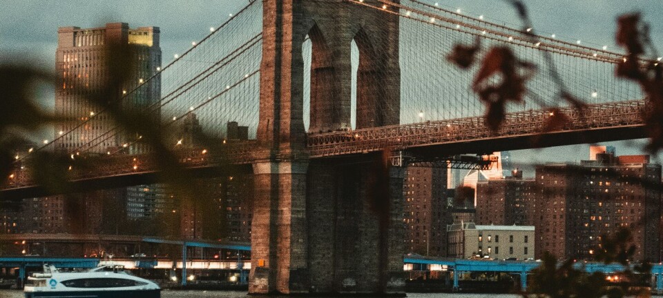 To døde efter mexikansk skoleskib påsejler Brooklyn Bridge